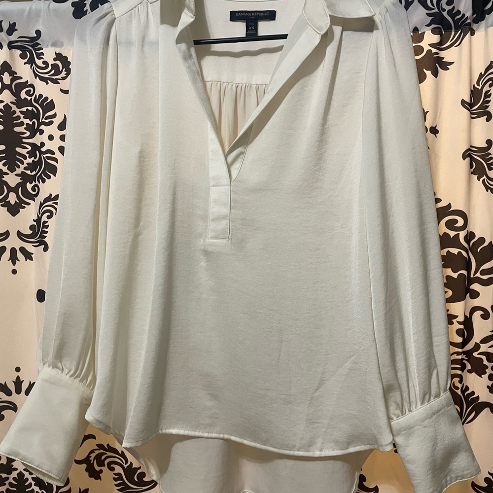 Banana Republic Women's Cream Blouse